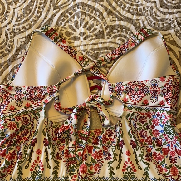 BECCA Swimsuit Top - Picture 4 of 4